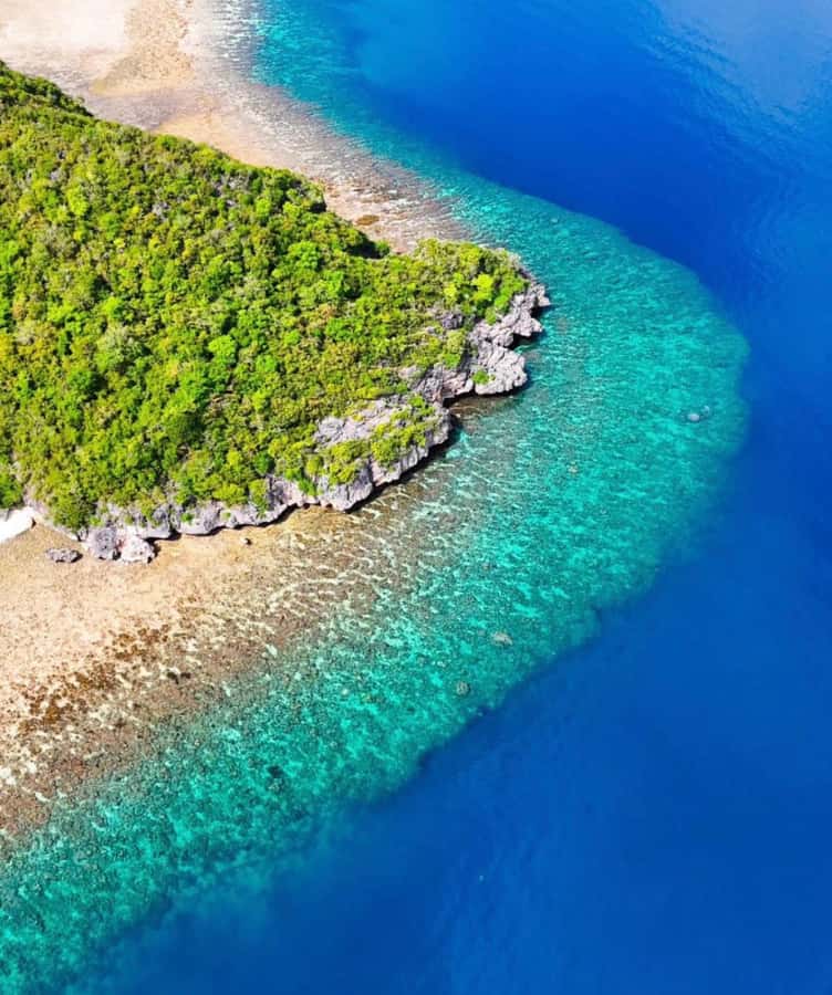 Labuan Bajo: Rangko Cave and Beach Snorkeling Half-Day Tour - Boleng Beach snorkeling: the strongest water stop