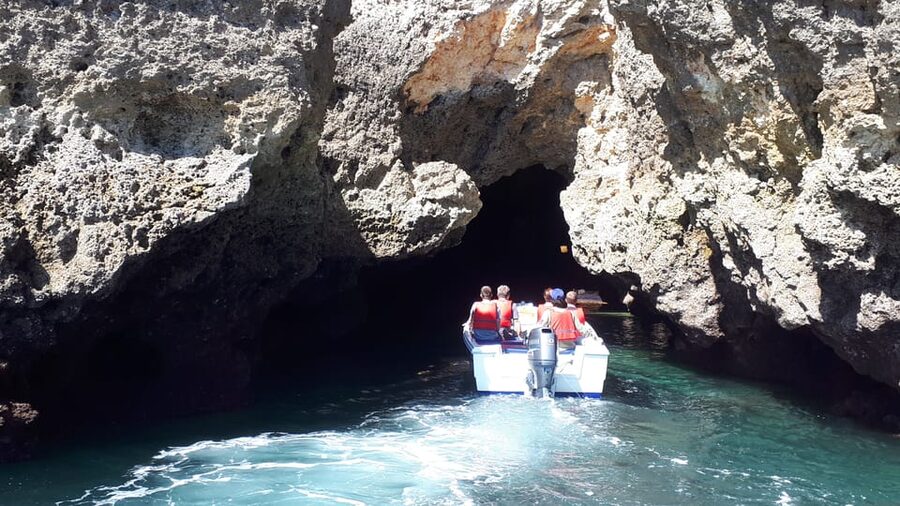 Lagos: Ponta da Piedade Grotto 1-Hour Tour with Local Guide - The caves have names, colors, and different moods