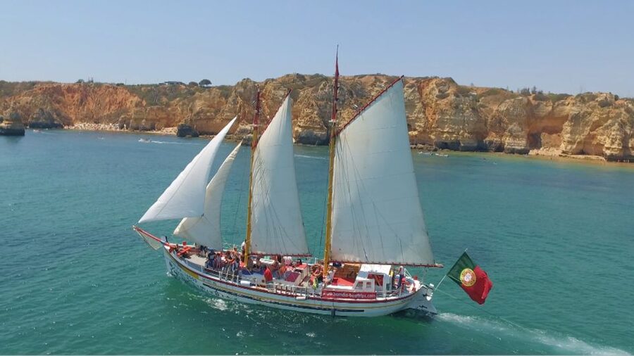 Lagos: Ponta Piedade Sail & Caves Cruise w/Portuguese Tapas - Crew, safety, and group feel