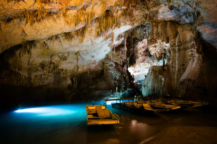 Lebanon: Beirut, Jeita Grotto, Byblos Private Tour and Lunch - Three Lebanese highlights in seven hours
