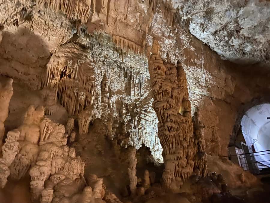 Lebanon: Beirut, Jeita Grotto, Byblos Private Tour and Lunch - Harissa by cable car, with Jounieh Bay below