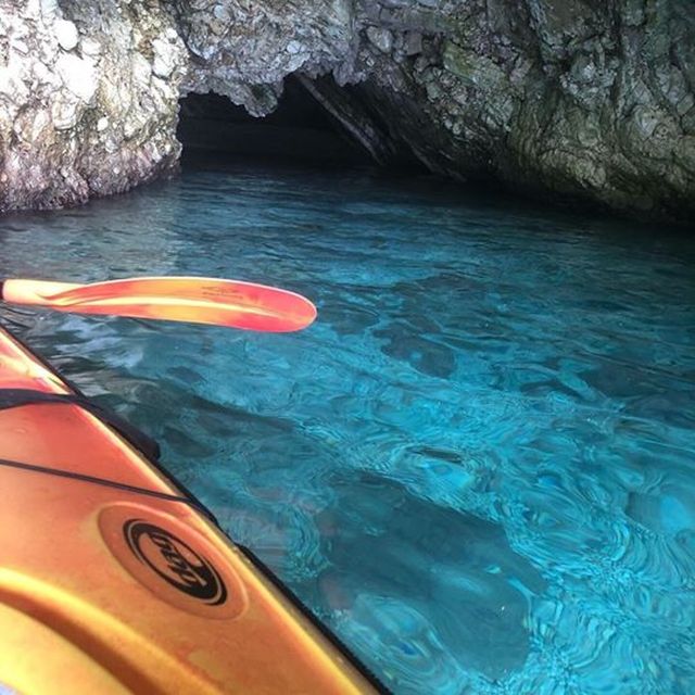 Lefkada: Hidden Blue Cave Kayak Trip with Lunch & Fruits - The guides make the difference