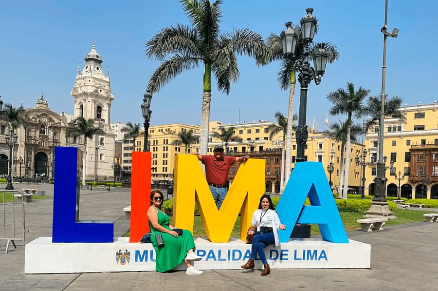 Lima: City Highlights Walking Tour & Catacombs - Entering the underground catacombs