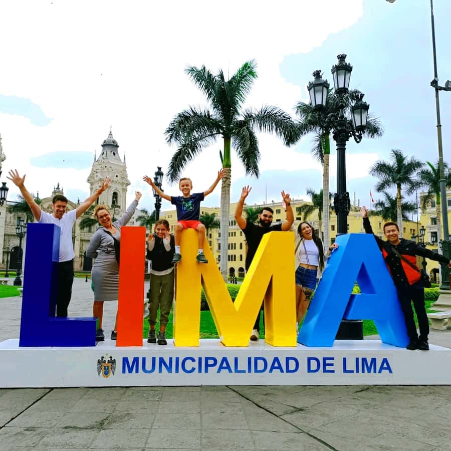 Lima: City Highlights Walking Tour & Catacombs - Starting with Plaza San Martín