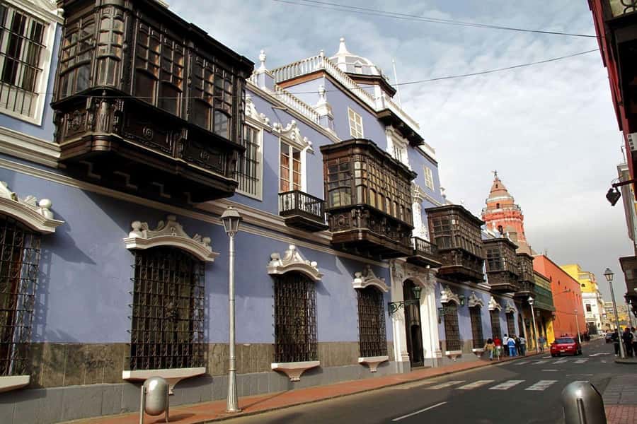 Lima : City Tour by Panoramic Bus - Walking & Catacombs - What the $42 price really covers