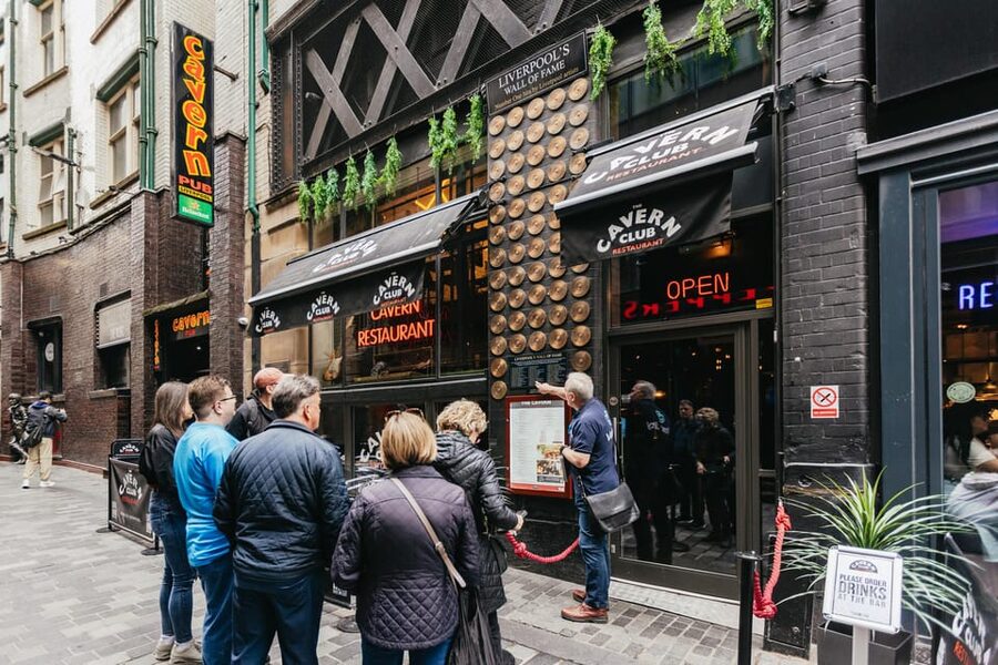 Liverpool: The Beatles and Cavern Quarter Walking Tour - Starting at the Queen Victoria Monument