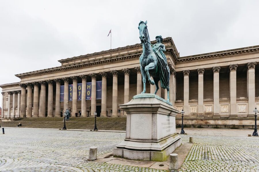 Liverpool: The Beatles and Cavern Quarter Walking Tour - The complimentary sightseeing app
