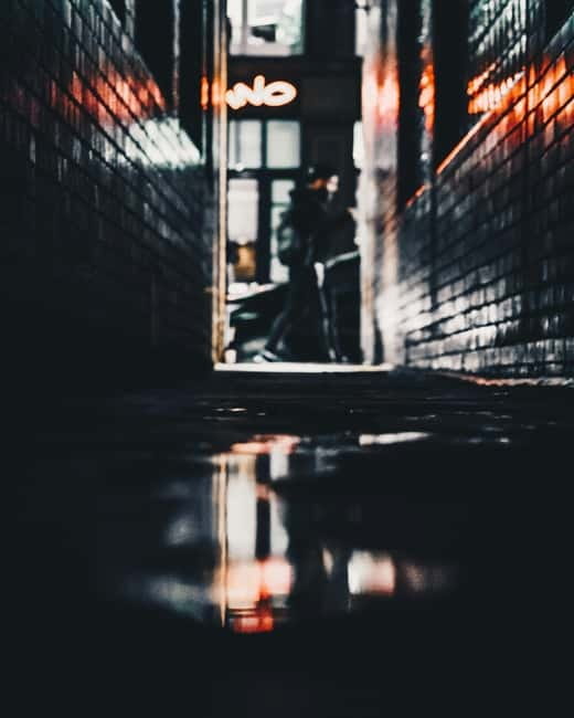 London: Jack the Ripper Tour and Underground Prison in Spanish - From Aldgate to the first murder scene