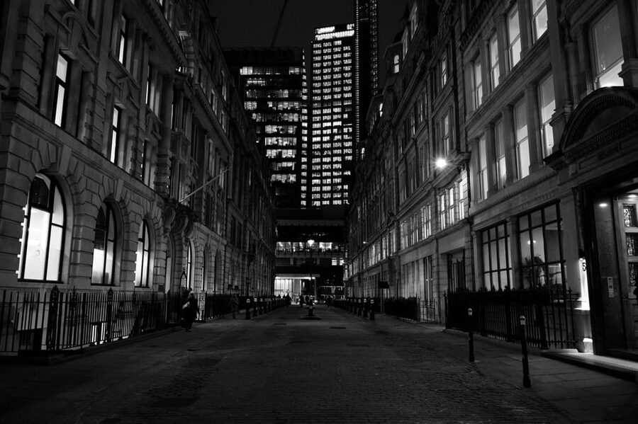London: Jack the Ripper Tour and Underground Prison in Spanish - Smithfield Market and the final walk