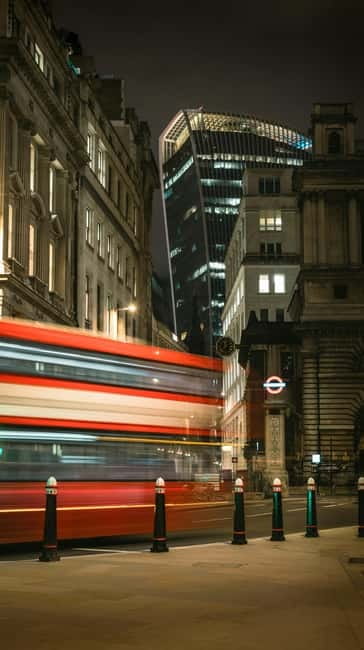 London: Jack the Ripper Tour and Underground Prison in Spanish - Who should book this Spanish tour