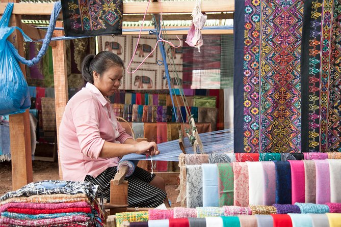 Luang Prabang: Cruise to Pak Ou Caves & Kuang Si Waterfalls - The short Hmong heritage stop