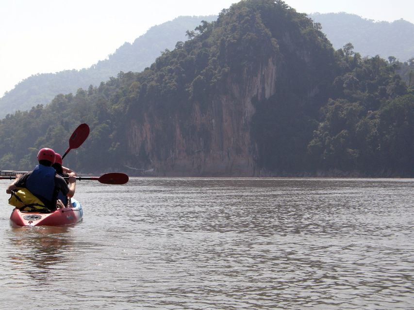 Luang Prabang: Kayak Tour to Pak Ou Caves - The riverside buffet lunch