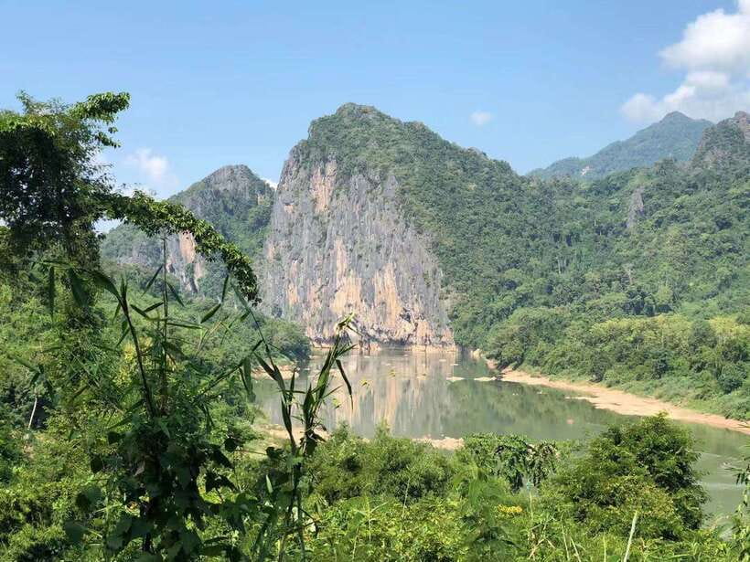 Luang Prabang: Kayak Tour to Pak Ou Caves - Ban Na Uan Hmong village and local crafts