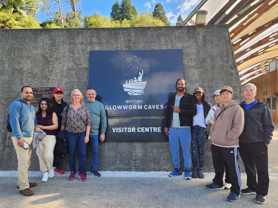 Magical Hobbiton & Waitomo Caves Small Group from Auckland - Auckland pickup and the road to Waikato