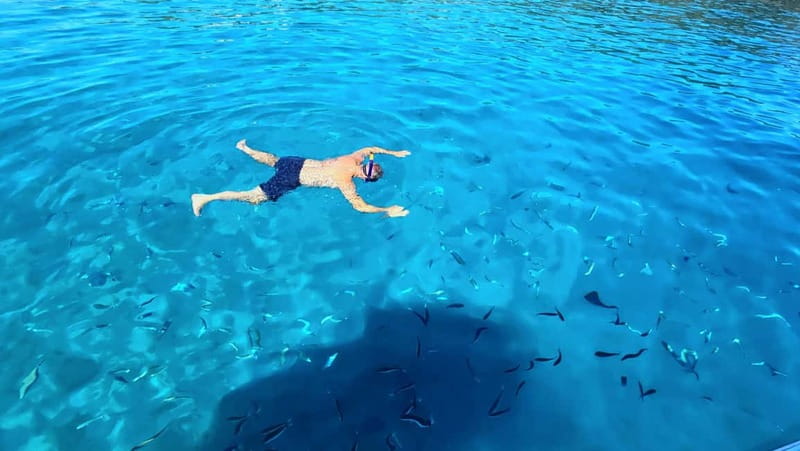 Makarska: 3-island Speedboat Cave & Blue Lagoon Tour - A fast route from Makarska to Hvar