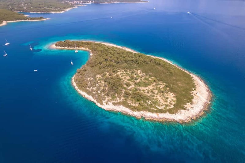 Makarska: 3-island Speedboat Cave & Blue Lagoon Tour - What the speedboat ride is really like