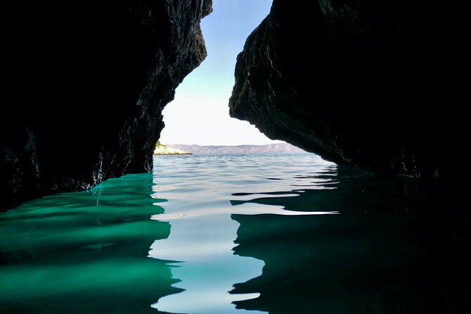 Makarska: 3-Island Speedboat Tour with Cave and Blue Lagoon - Žirje Beach on Brač