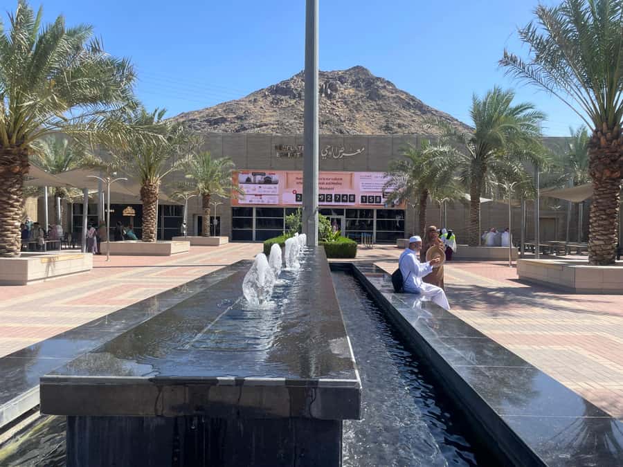 Makkah: Jabal Al-Nour, Cave Hira, and Mount Arafat Tour - Cave Thawr and the story of the Hijrah