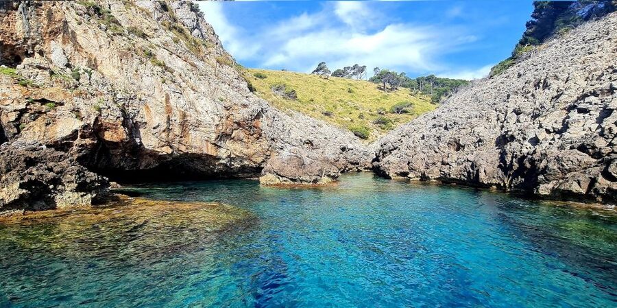 Mallorca Alcudia: Jack Sparrow Cave Jet Ski Tour - A fast start from Port d’Alcudia