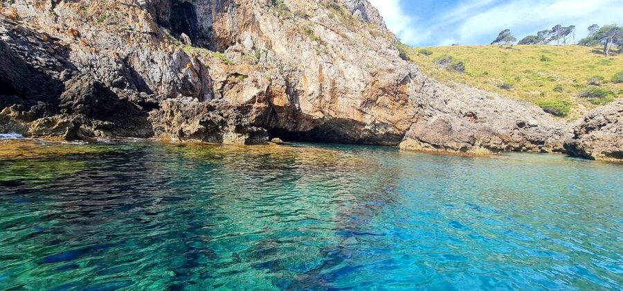 Mallorca Alcudia: Jack Sparrow Cave Jet Ski Tour - What $234 means for two people