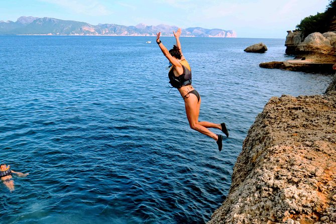 Mallorca: Kayaking, Sea Cave, Cliff Jumping & Snorkel Tour - Snorkeling and the treasure hunt