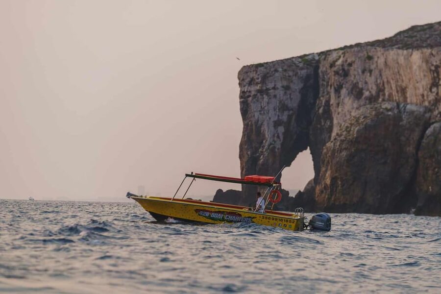 Malta: Blue Lagoon, Caves & around Comino Private Speedboat - Blue Lagoon: famous, beautiful, and busy