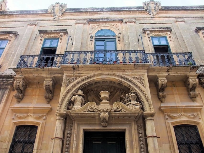 Malta: Mdina and Rabat Walking Tour with Catacombs - Walking from Mdina into Rabat