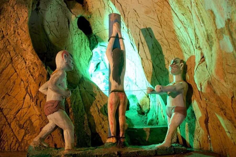 Marble Mountains, Am Phu Cave, Linh Ung Pagoda Group Tour - The guides are a major part of the value