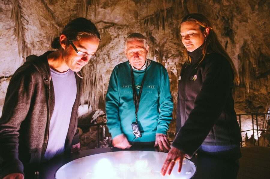 Margaret River: Self-Guided Audio Tour of Mammoth Cave - Entering the cave and following the audio trail
