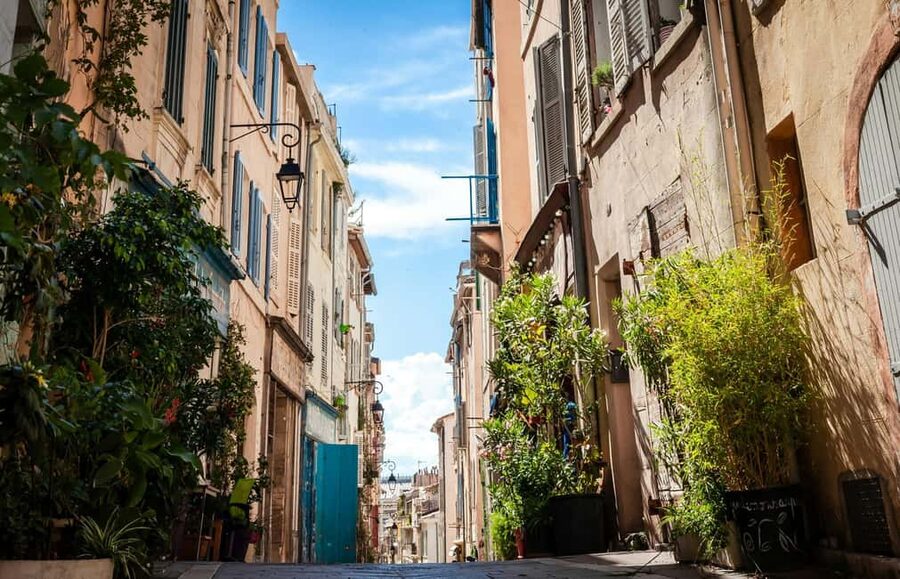 Marseille: Cosquer Cave Ticket & Panier District Audio Tour - How the two parts work together