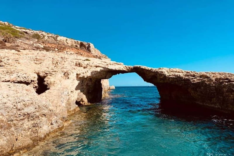 Mellieha: 1:00pm Speedboat round Comino Caves 2h Blue Lagoon - Elephant Rock and the Comino caves