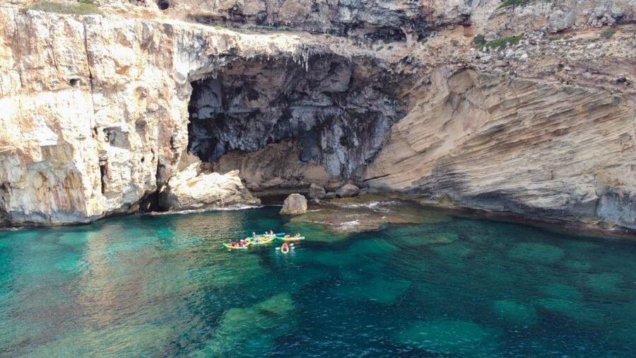 MENORCA: Kayak cave route + photo session. - The guides make a real difference