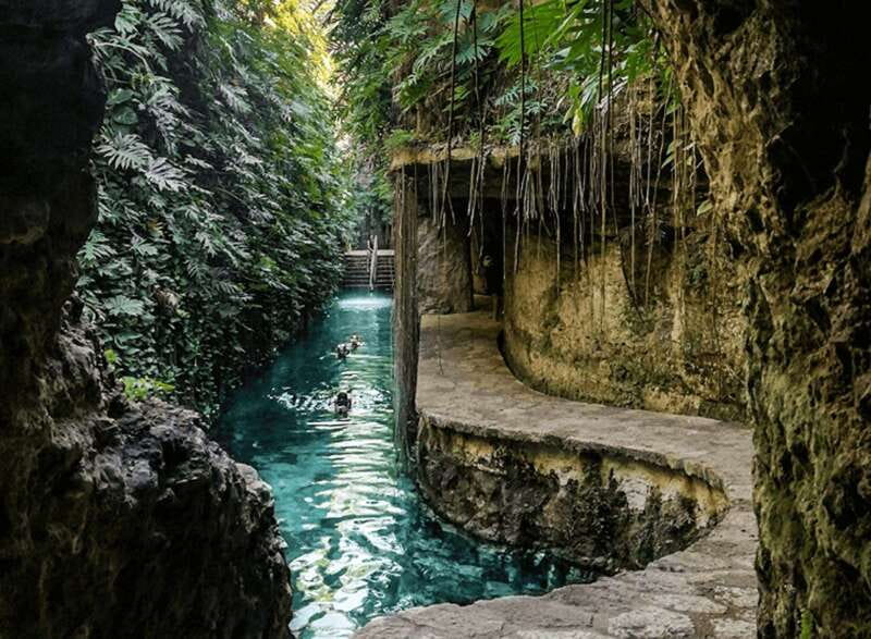 Mérida: Hacienda & Cenote Mucuyche Guided Tour - Azul Maya Cenote below the surface