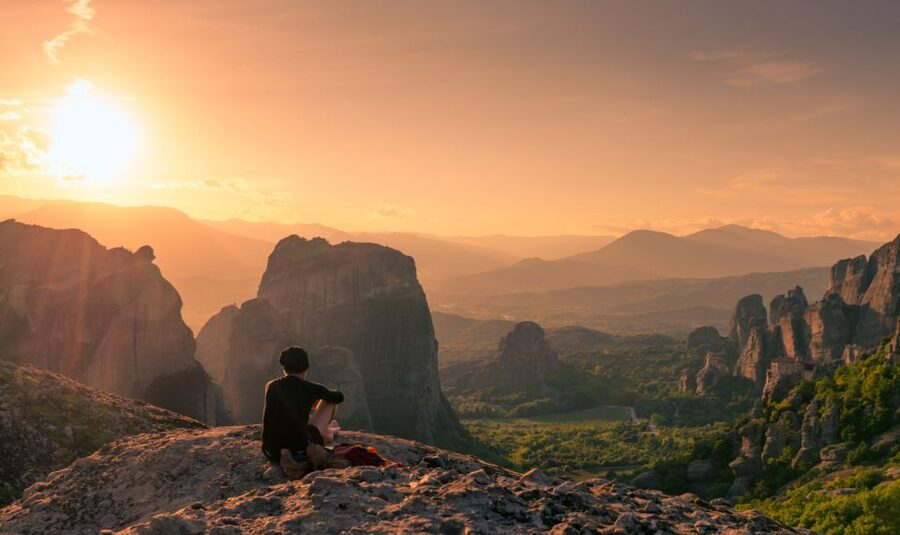 Meteora: Guided Sunset Tour with Monasteries & Caves Visit - Pickup from Kalabaka or Kastraki