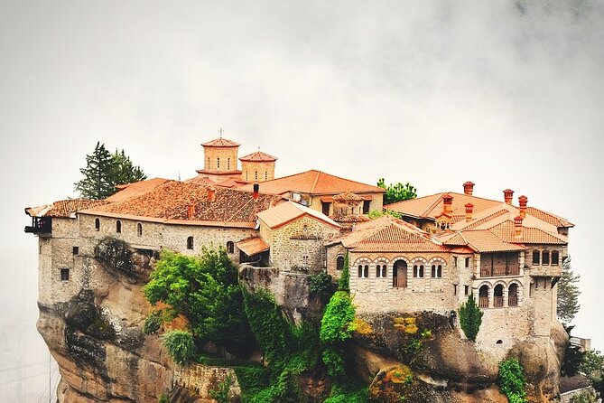 Meteora Monasteries & Caves Unesco Wonder in Greece Day Trip - Kalambaka and the first view of Meteora