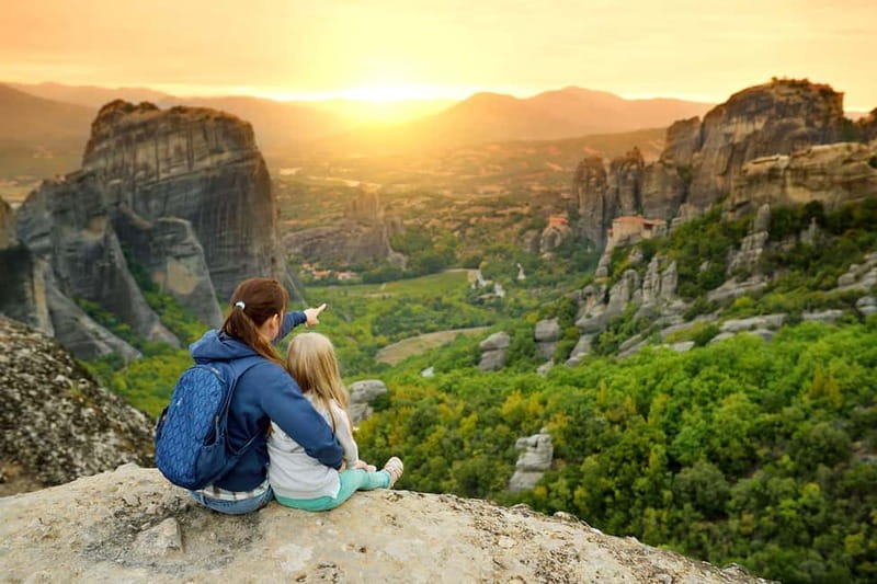Meteora: Sunset Small Size Tour with Monasteries & Caves - Why a late-afternoon Meteora tour works so well