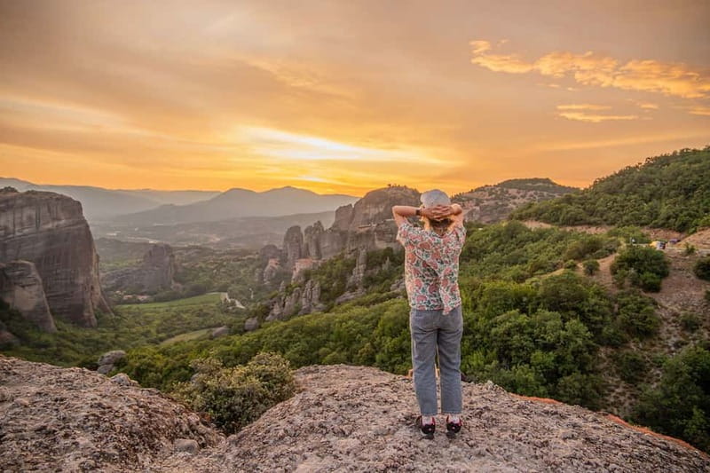 Meteora: Sunset Small Size Tour with Monasteries & Caves - Bandovas and the hermit caves