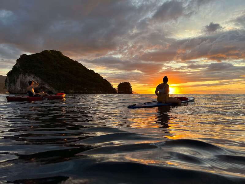 Mismaloya: Los Arcos Bioluminescent Waters Kayak & Cave Tour - The beach briefing and choice of equipment