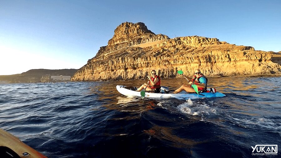 Mogán: Guided Kayak to Caves and Snorkeling Tour - The quiet beach and one hour in the water