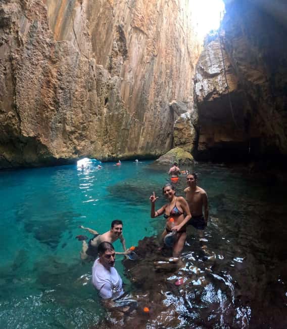 Moraig: Kayak Excursion to Moraig & Cave peces-testos - A short look at Cueva de los Arcos