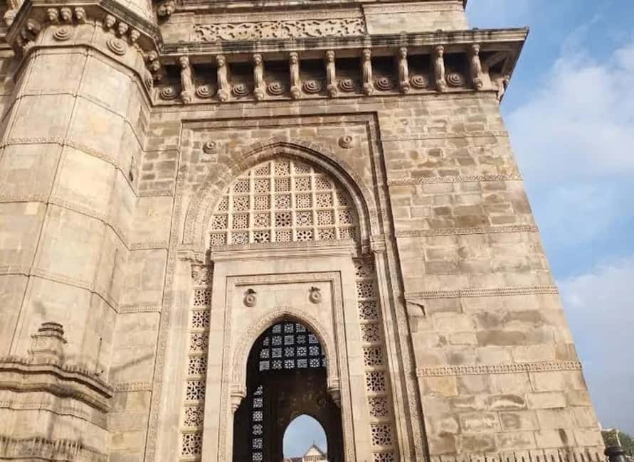 Mumbai: Exclusive Full-Day City Tour with Optional Caves - Dharavi with a local guide