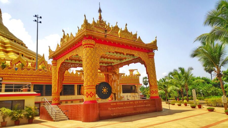 Mumbai: Kanheri Caves and The Golden Pagoda Temple - What the guide adds to the experience