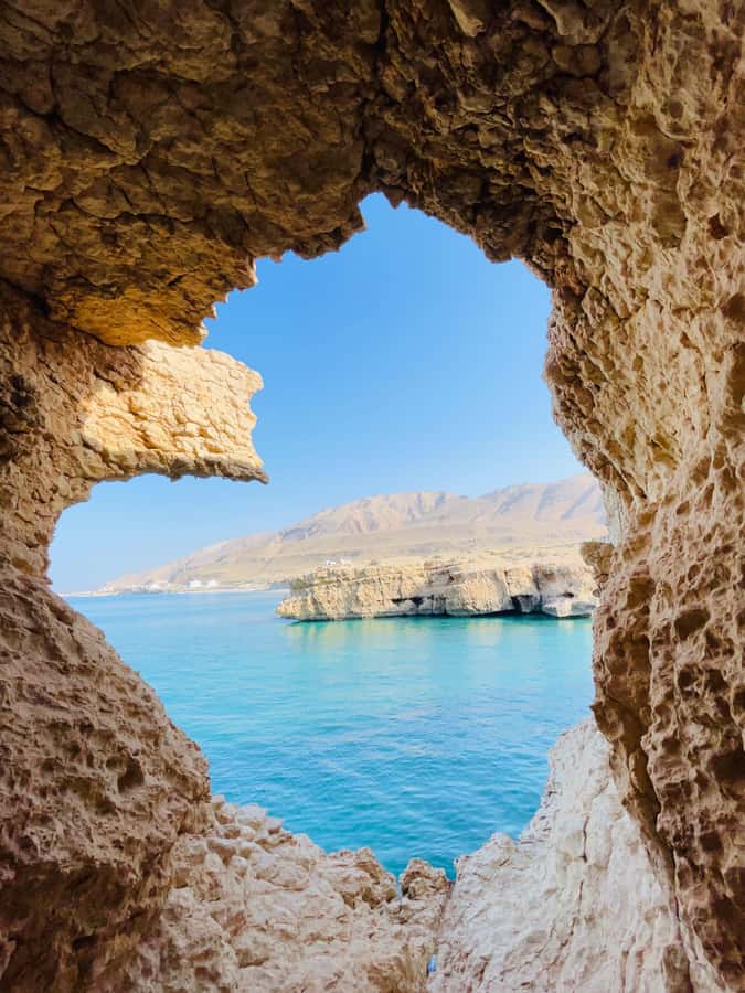 Muscat: Wadi Shab, Romantic Cave and Sinkhole Full-day Trip - Lunch, snacks, and the practical value of the price