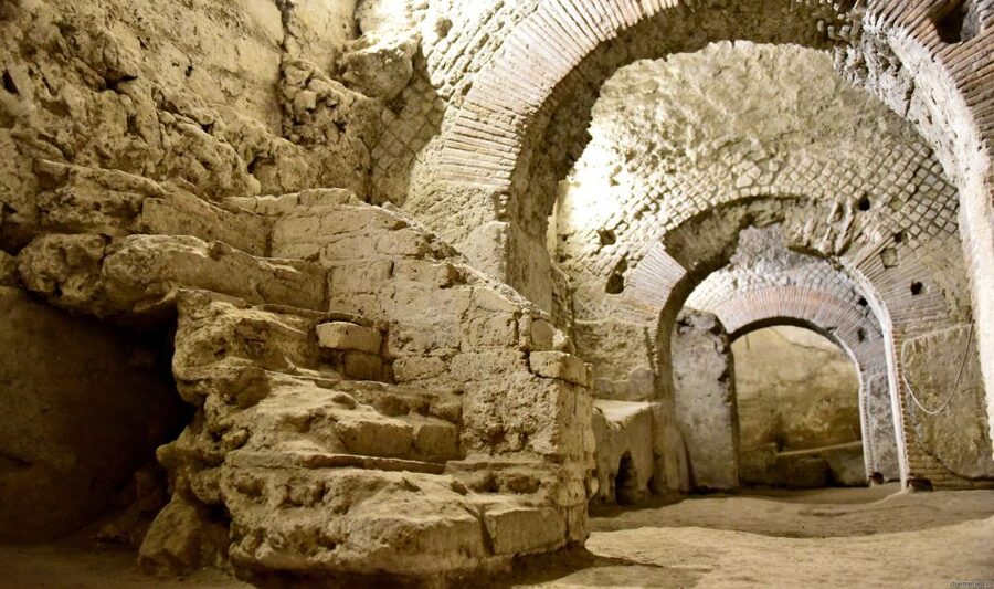 Naples: City Walking Tour w/ Underground Roman Ruins Ticket - Gesù Nuovo and the quieter side of Santa Chiara