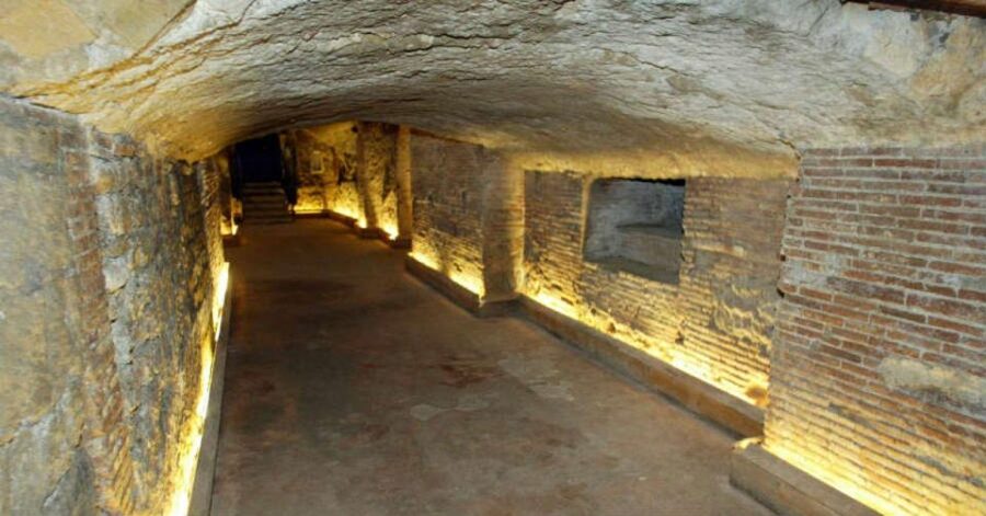 Naples: Historic Center Guided Tour with Underground Ruins - Key points before you book
