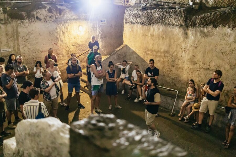 Naples: Spanish Quarters Underground Guided Tour - What $17 buys you in central Naples