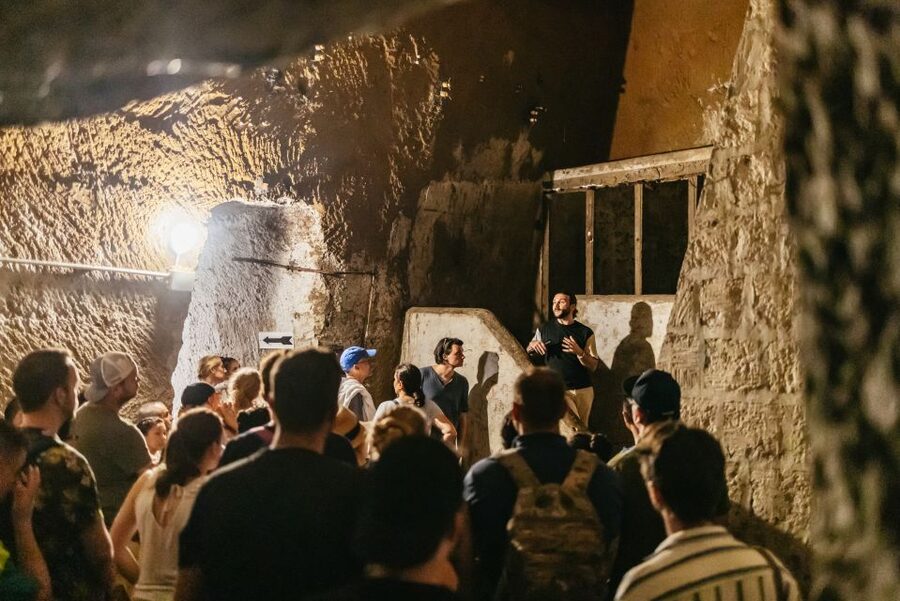 Naples: Spanish Quarters Underground Guided Tour - Practical ways to enjoy the tunnels
