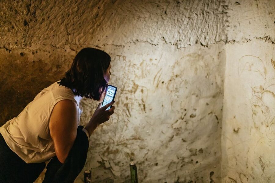 Naples: Spanish Quarters Underground Guided Tour - Who should book this experience