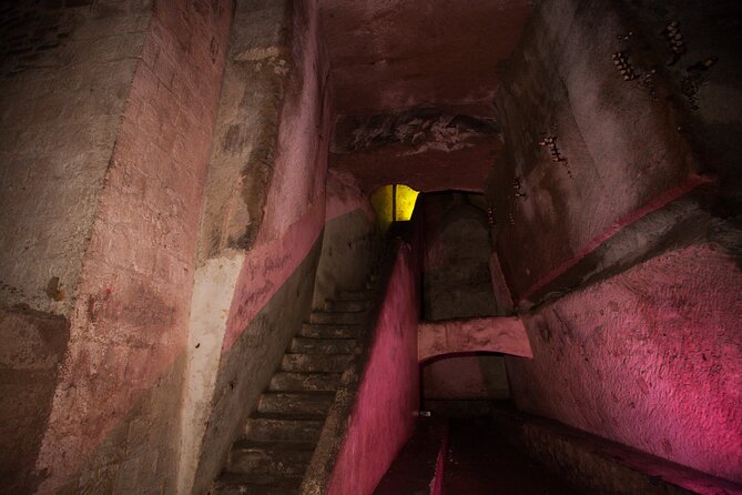 Naples Underground Spanish Quarters with Guide - A good tour for curious adults, not every body
