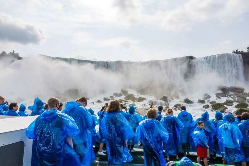 Niagara Falls, USA: Maid of Mist & Cave of Winds Combo Tour - Walking Past American, Bridal Veil, and Horseshoe Falls
